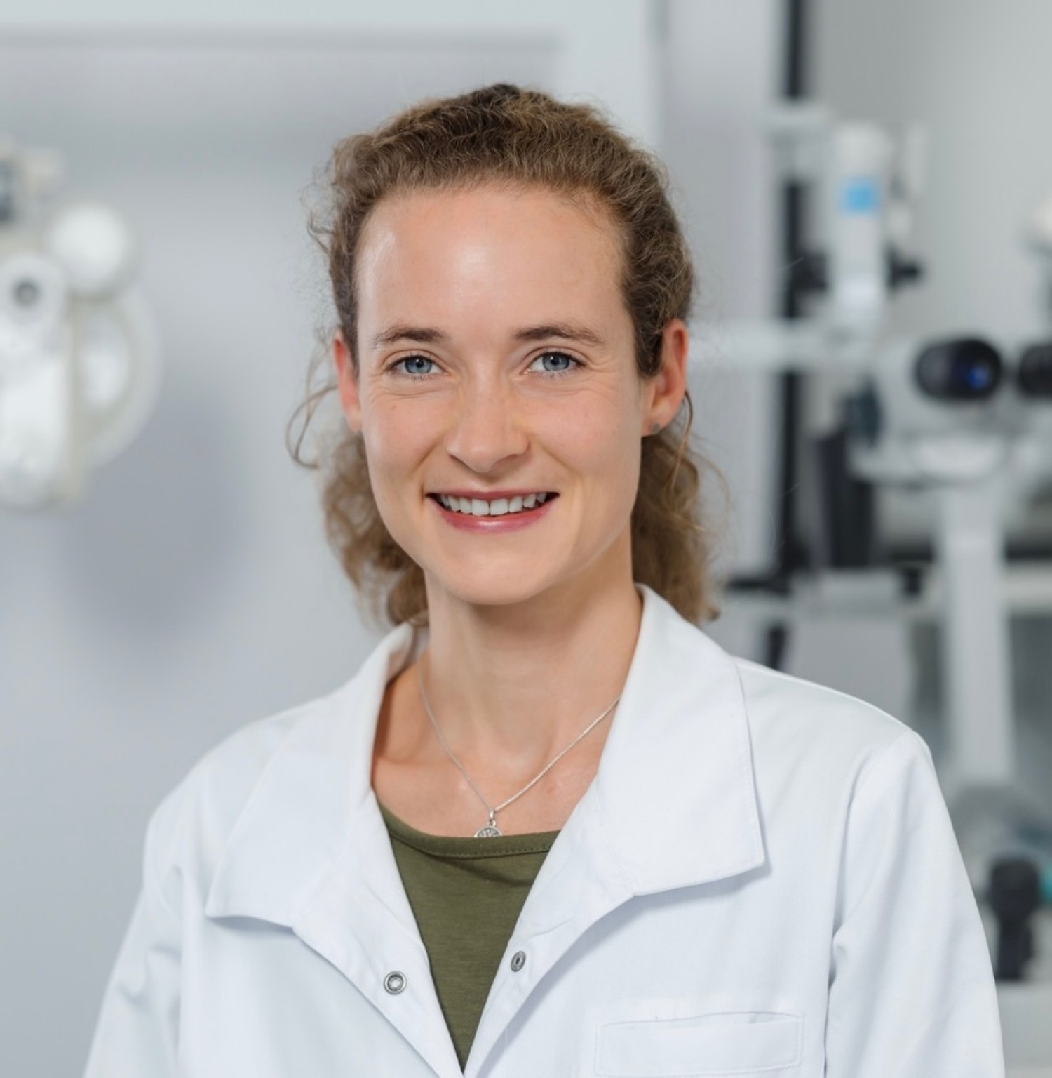 Julia Förster, Fachärztin für Augenheilkunde
